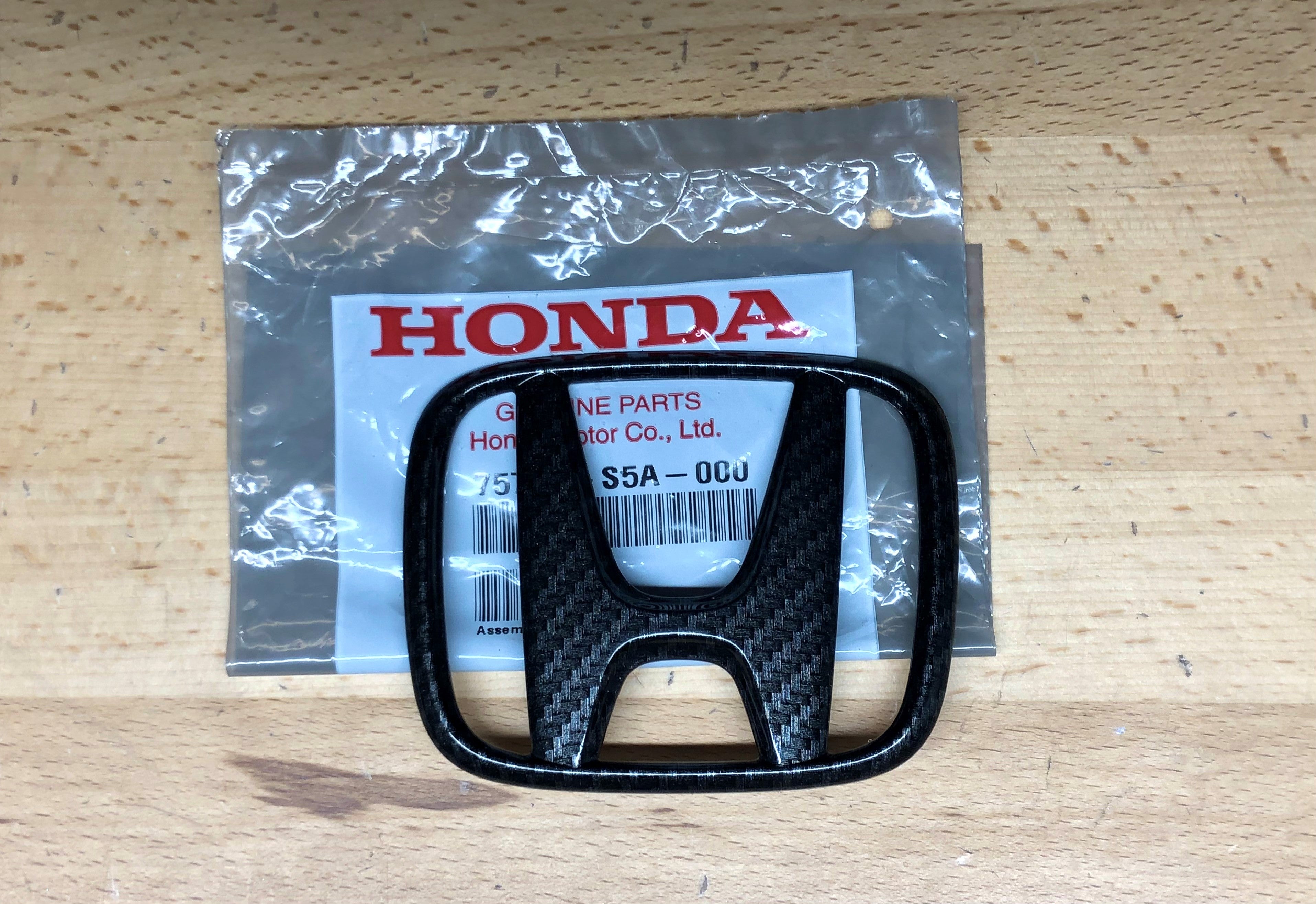 Honda Civic Sedan 01-03 Carbon Fiber Front Emblem – Deep Blue Chrome
