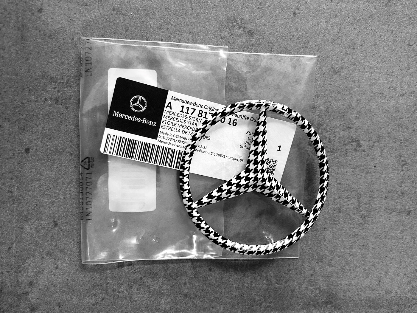 Mercedes CLA-Class 14-19 Houndstooth or Carbon Rear Star Emblem C117