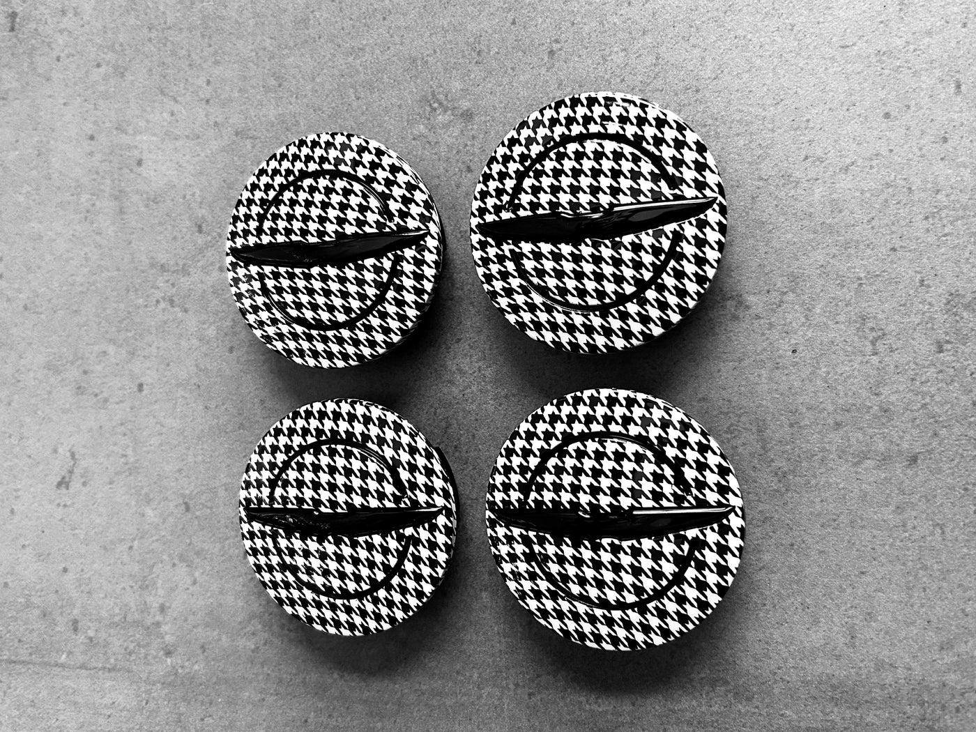 Chrysler 300 Houndstooth Wheel Center Cap Set x4 11-23 OEM