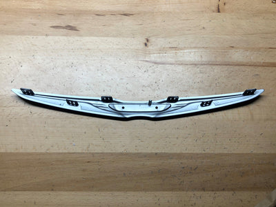 Chrysler 200 15-17 Carbon Front Wing Emblem