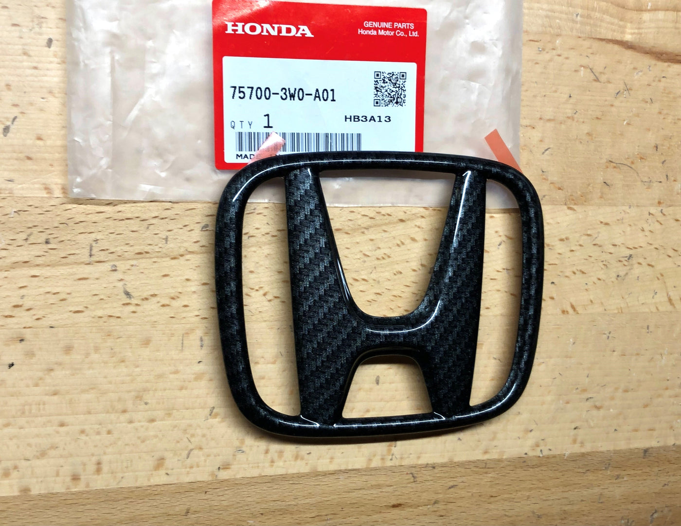 Honda HR-V 2023-2024 Carbon Fiber Front Emblem