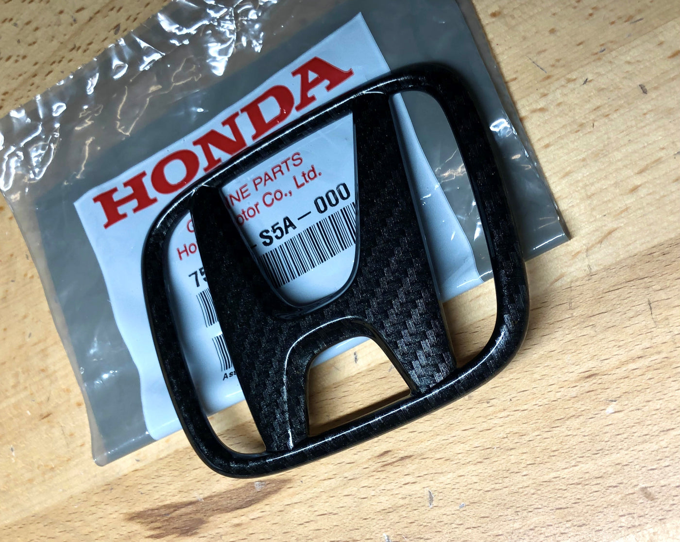 Honda Civic Sedan 01-03 Carbon Fiber Front Emblem