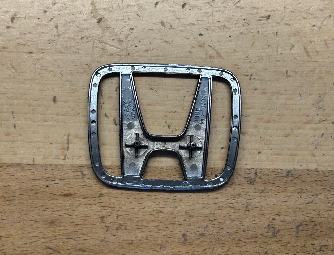 Honda Accord 96-97 Carbon Fiber Rear Trunk Emblem – Deep Blue Chrome