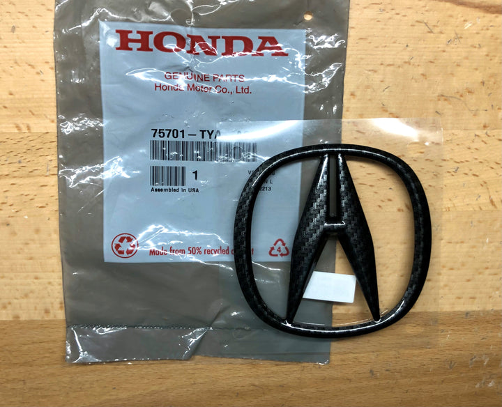 Acura MDX 2022-2024 Carbon Fiber Effect Rear Emblem – Deep Blue Chrome