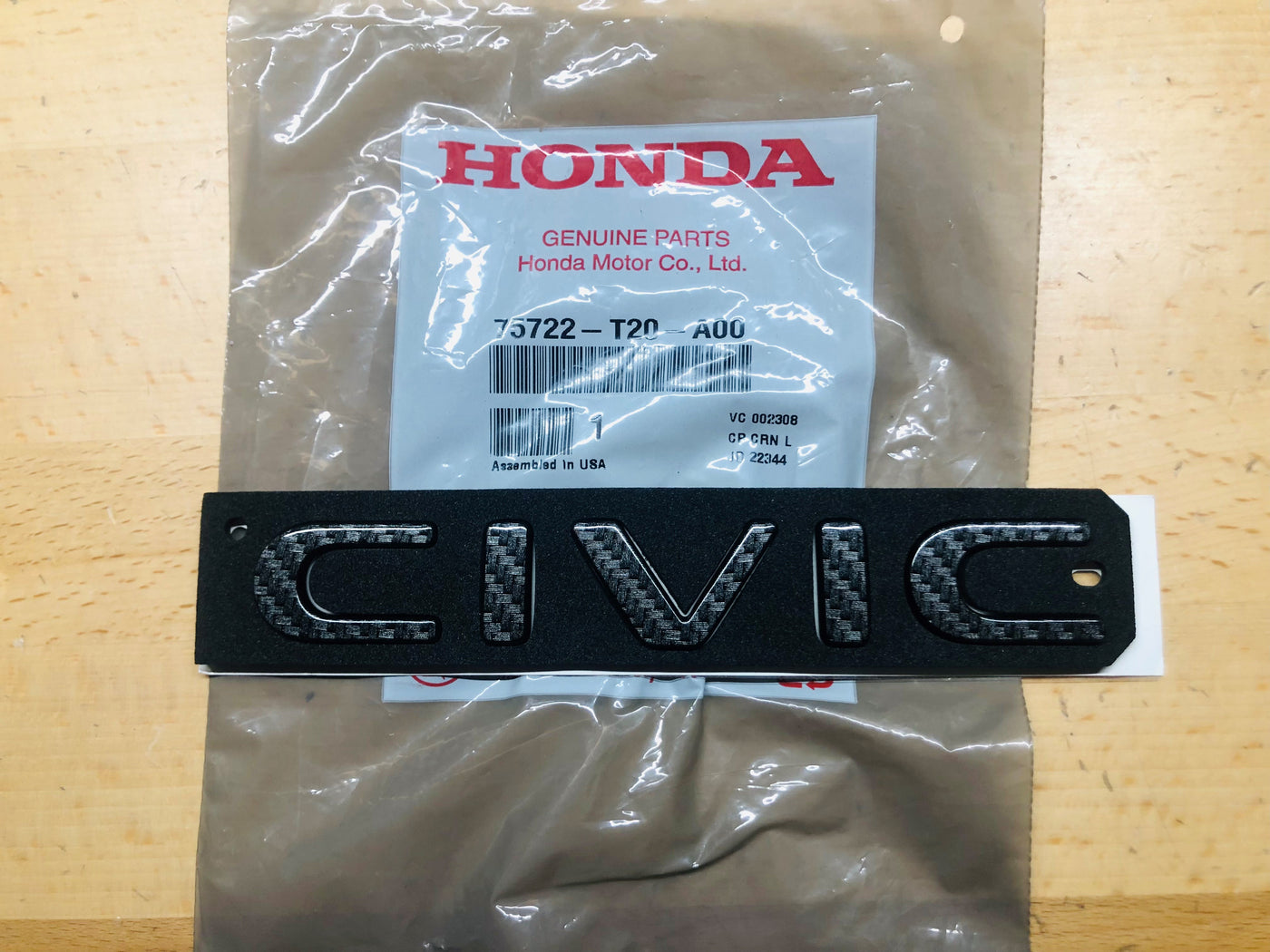 Honda Civic 22-24 Black Carbon Fiber Effect Nameplate