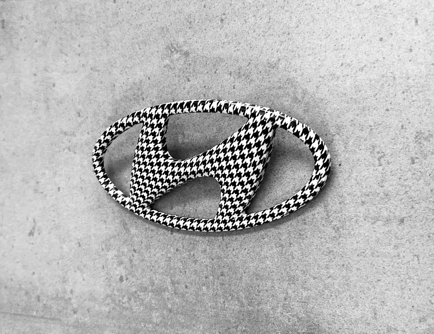 Hyundai Elantra 11-16 Houndstooth Rear Emblem Logo