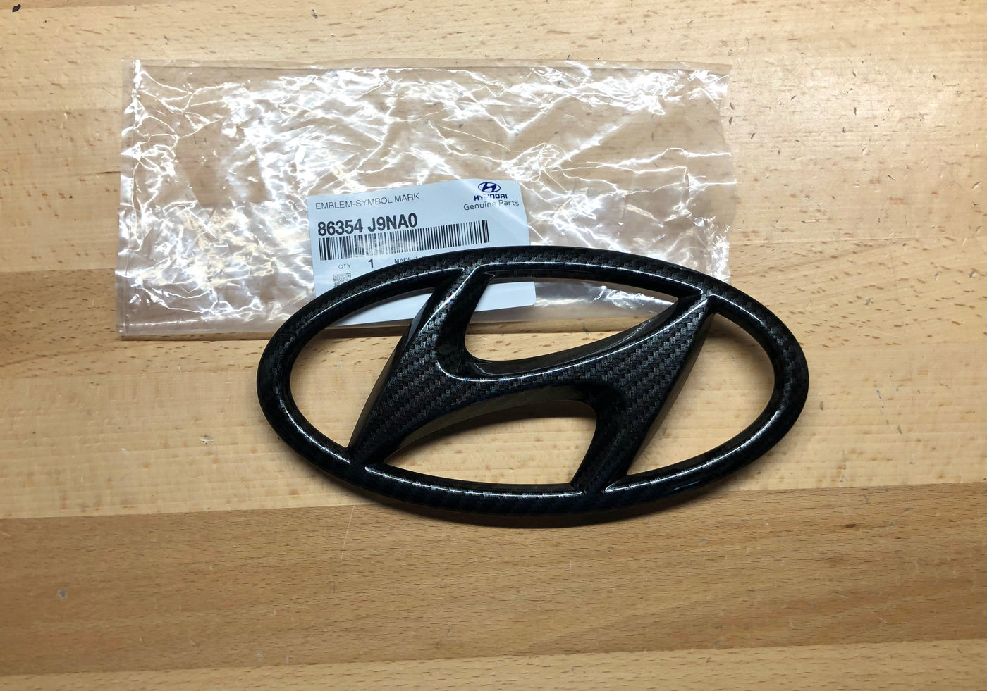 Hyundai Kona N-Line 22-23 Carbon Fiber Grille Emblem