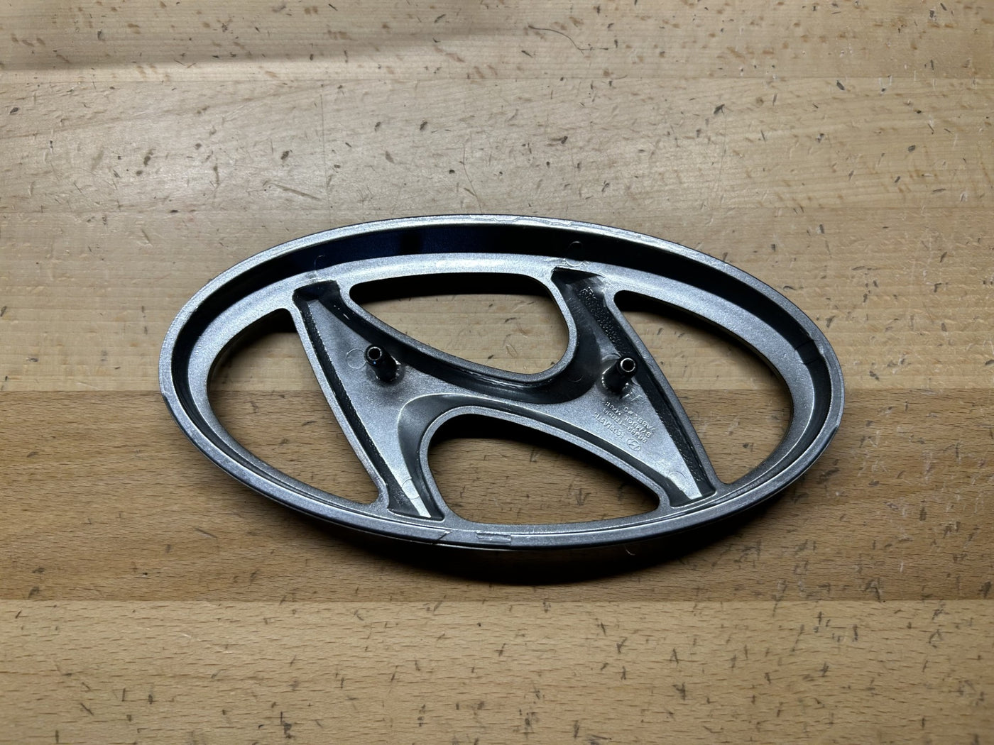 Hyundai Accent Red or Black Carbon Fiber Front Grille Emblem