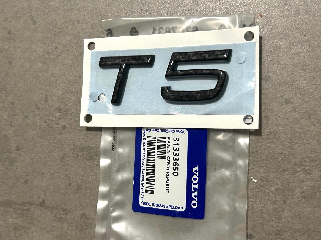 Custom Order for Tara- x4 Volvo C30 T5 Emblems