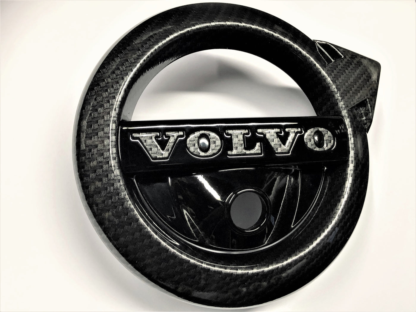 Volvo XC40 Black Carbon Grille Emblem OEM S90 XC60 – Deep Chrome