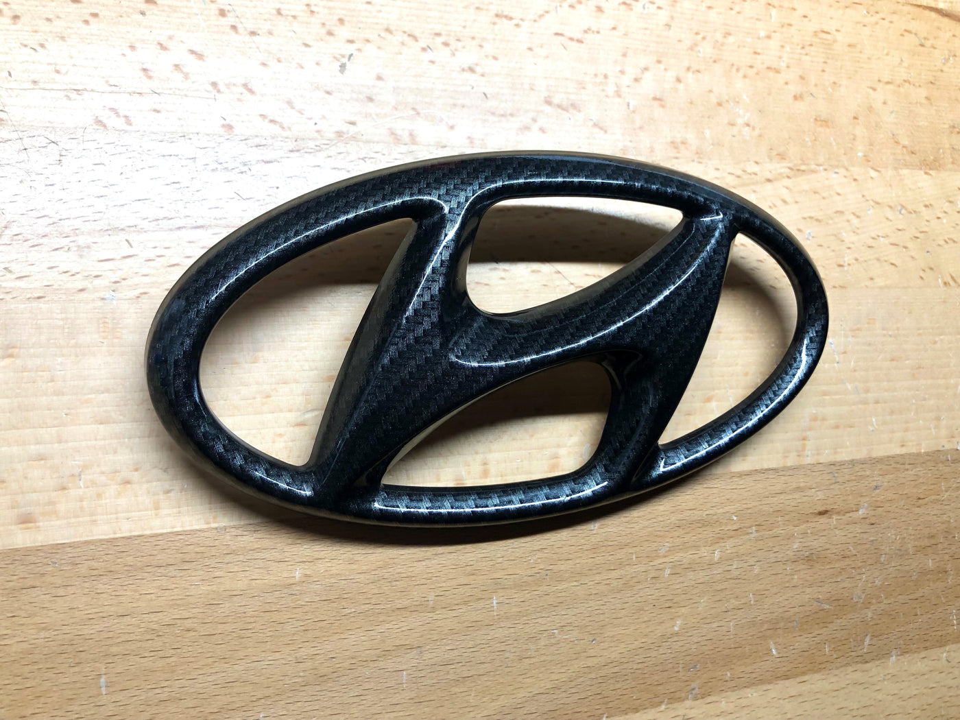 Hyundai Veloster Turbo 13-17 Carbon Fiber Front Emblem
